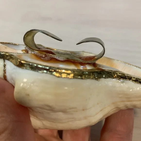 Vintage 1970s Real Shell Belt Buckle Ivory & Gold Nautical Coastal Beach Vibe - Picture 12 of 17